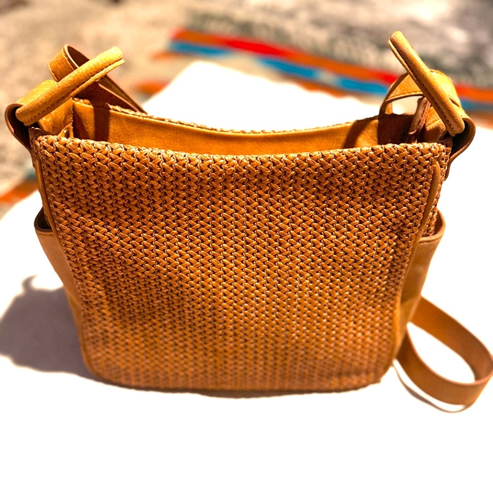 ✨Sold✨Hobo International Sheila Woven Leather Crossbody in Sepia Raffia NWOT